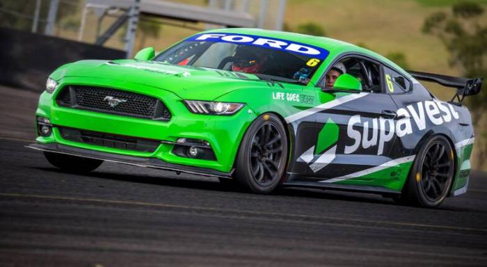 V8 Mustang Car Driving @ Bathurst