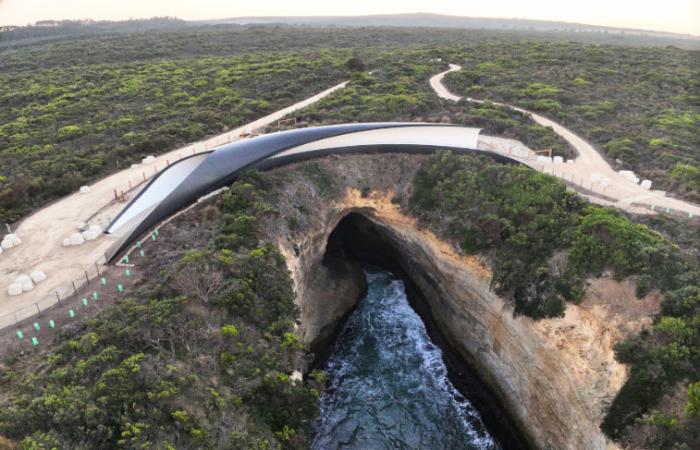 The Blowhole Lookout - Poombeeyt Koontapool