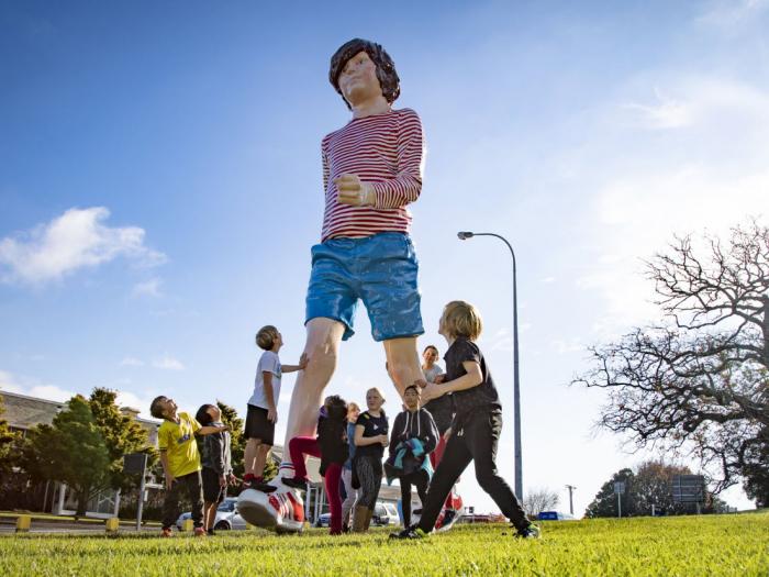 Ronnie van Hout: Boy Walking
