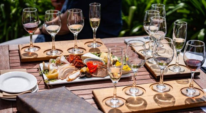 Coal River Wine Hopper | Guided Wine Tour Coal River Wine Hopper | Guided Wine Tour