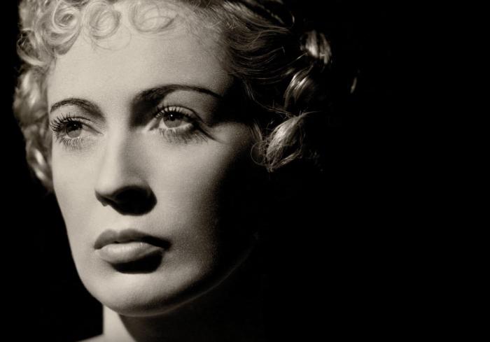 Women Photographers 1900-1975: A Legacy of Light